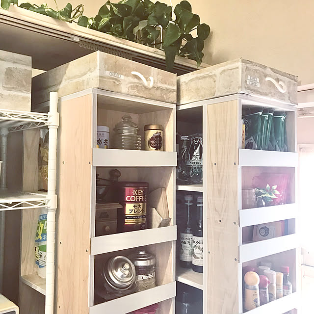 ストック収納,カーテンレール,棚DIY,雨の日の楽しみ方,手作り,Kitchen,グリーン,スパイスラック,スパイスラック DIY tararaの部屋