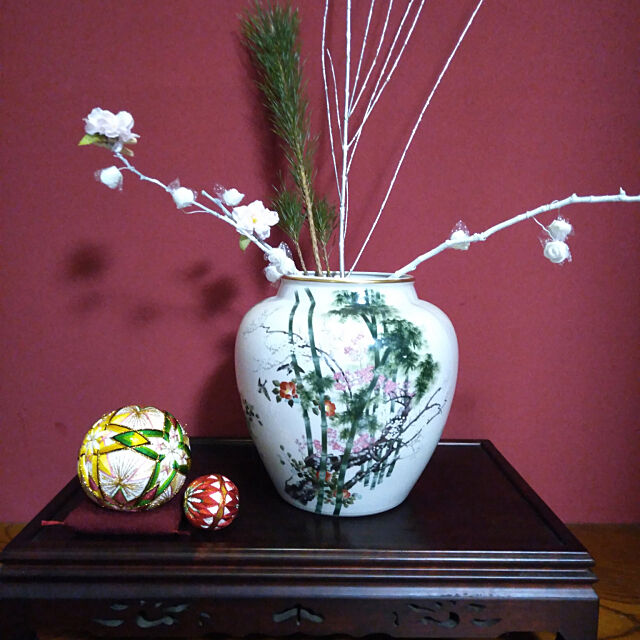 On Walls,床の間,九谷焼,花瓶,手毬は祖母の手作り。 neoyukikoの部屋