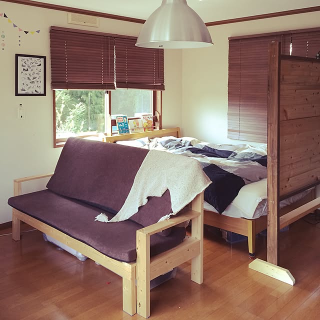 Bedroom,ブックスタンドDIY,パーテーションDIY,ソファベッドDIY,ソファベッド,ニトリ ブラインド,IKEAファブリック,IKEA 照明,怪しいDIY,ヨシタケシンスケ,編み物,ダイソーの毛糸,ツイードの糸,子どもと暮らす,塗装はこれから Tomokoの部屋