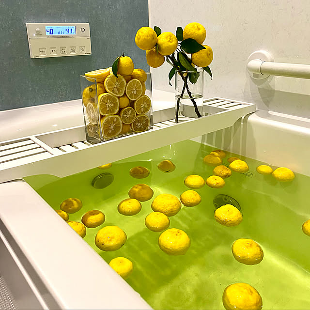 バスタブトレー,楽湯,TOTOお風呂シンラ,季節を楽しむ,庭の植物を楽しむ,お庭の柚子,柚子風呂,ゆず湯,冬至,愛用のフラワーベース,フラワーベース,Bathroom mの部屋
