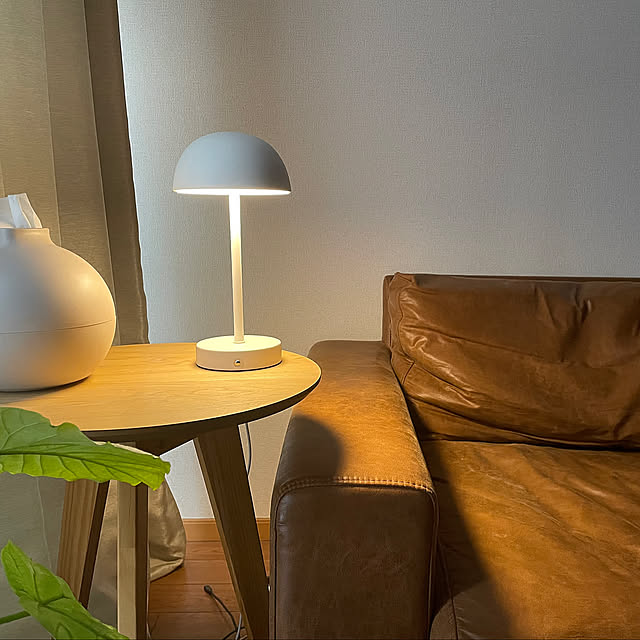 Lounge,間接照明,ソファー,IKEA,リビング,DIY,3COINS,賃貸,2LDK,2人暮らし,賃貸インテリア,プチプラインテリア,賃貸でも諦めない！,グリーンのある暮らし,すっきり暮らす,セカンドライフ,『RCカントリー倶楽部☆』,ルームクリップショッピング,ソファ akoの部屋