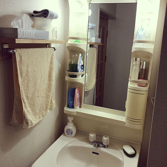 タオル掛けDIY,壁に付けられる家具,洗面台,一人暮らし,1K,無印良品,Bathroom sakabe_shinの部屋
