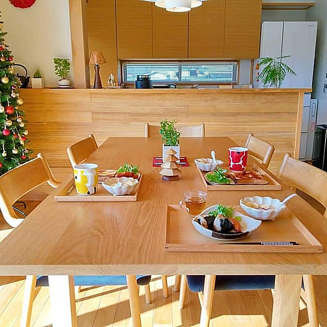 My Desk,平屋,無垢の家,ダイニング,マイホーム記録,食卓テーブル,子育て中,夫婦,小さな家,丁寧な暮らし,和モダン,料理,ダイニングテーブル,暮らし,ごはん記録,ごはん,平屋の家,こどものいる暮らし,物の少ない暮らし,木造住宅,クリスマス,クリスマスツリー,朝ごはん,朝食,北欧,マグカップ,マリメッコ,食器,無印良品,トレー hiraya2015の部屋