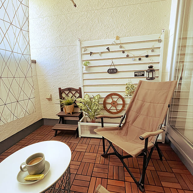 イケアでおうちアウトドア,隠すガーデン家具,アルミプランターフェンス,サイドテーブル,おうちカフェ,ウッドパネル,バーズワーズ,IKEAのテーブル,山善,IKEAのウッドパネル,すっきり暮らしたい,ルッネン,On Walls wakaba223の部屋