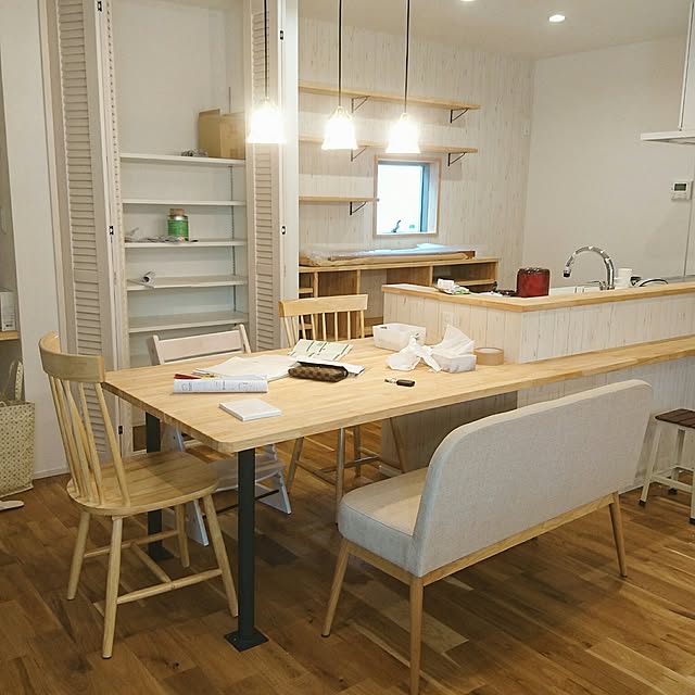 Kitchen,マイホーム,Instagram→makomi,照明,無垢,LIXIL,新居,マイホーム記録,ダイニングテーブル,marushohomedesining,無垢フローリング,ペンダントライト,無垢材,新築,暮らし,造作,子供と暮らす,ベンチ,椅子,楽天,楽天市場,ベルメゾン makomiの部屋