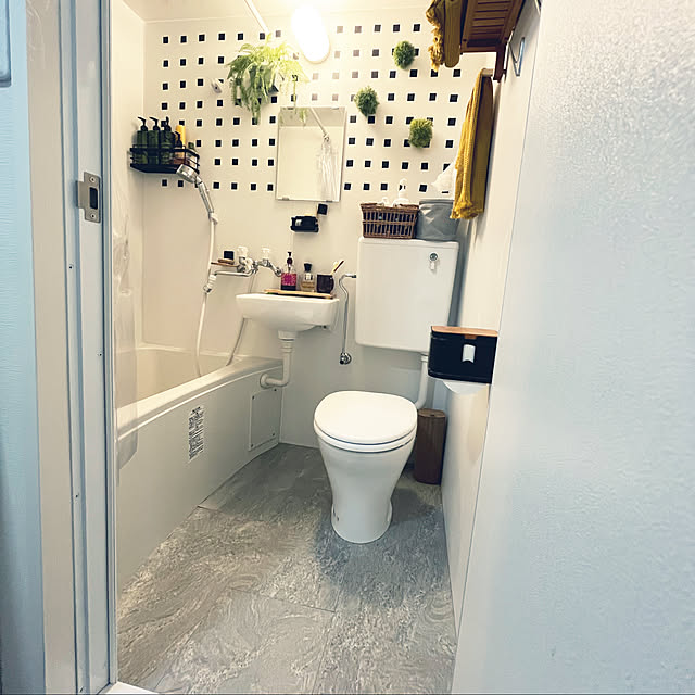 リメイク,3点ユニットバス,ユニットバス,フロアタイル,床材,マスキングテープ,DIY,一人暮らし,Bathroom usacoの部屋