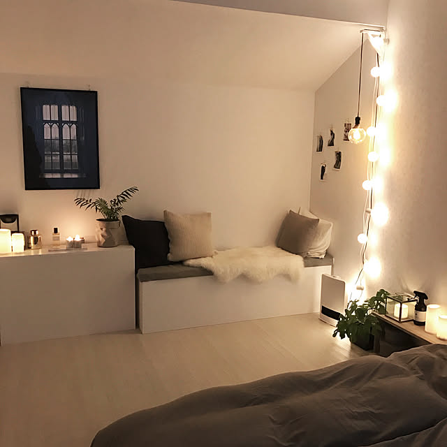 Bedroom,間接照明,H&M HOME,海外インテリアに憧れる,モノトーン,白のチカラ,DIY,山善セラミックヒーター,グレー,グレー好き♡,ホワイト,ペンダントライト,北欧インテリア,LEDキャンドル,ムートンラグ,グレージュ,山善,insta→seimi_07,sostrenegrene,モンステラ,ソストレーネグレーネ,IKEA,ホワイトインテリア,無印良品 SEIMI_07の部屋