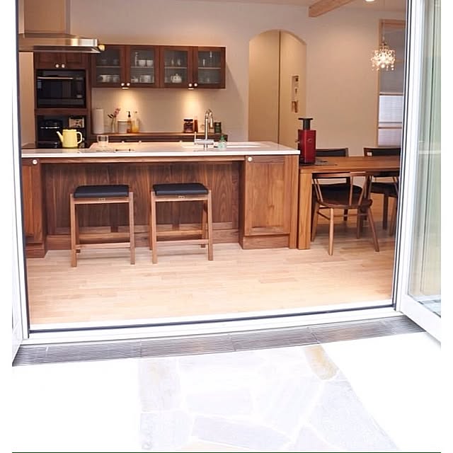 Kitchen,ホテルライク,マイホーム,シンプルな暮らし,ナチュラル,無垢材,インテリア,ハードメイプル,カフェ風,ナチュラルインテリア,ウォールナット,リビングダイニング,おうちカフェ,インナーテラスのある家,大理石,塗り壁,照明,インナーテラス,グローエ,AEG,キッチンカウンター,ハイスツール stmy416の部屋