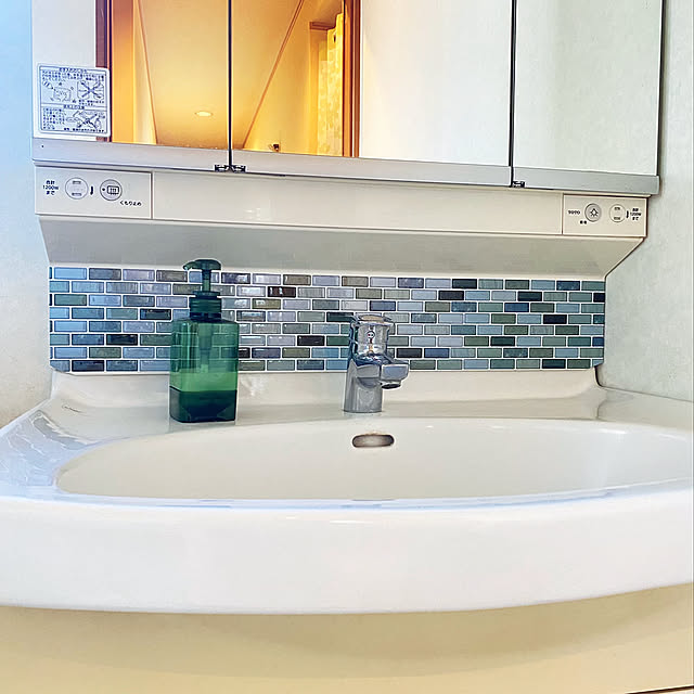 DAISOのリメイクシート,ダイソー,ダイソーリメイクシート,洗面台リメイク,農家の家,一戸建て,Daiso,Bathroom prelumoの部屋