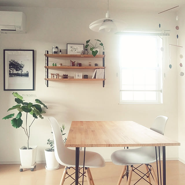 My Desk,一人暮らし,シンプル,賃貸,DIY女子,ポスターのある部屋,シンプルインテリア,いいね♪いつもありがとうございます❤️,スッキリ暮らす,ラブリコシェルフフレーム,ラブリコ,ダイニングテーブルＤＩＹ,モンステラ matteaの部屋