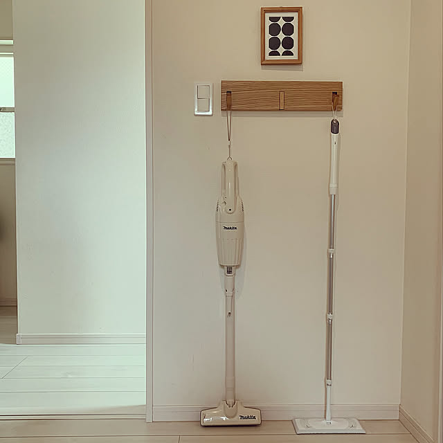 連投失礼します◡̈,以前も同じpicあげてます,クイックルワイパー,マキタ掃除機,無印良品 壁に付けられる家具,マリメッコ ポストカード,イベント参加,吊り下げ収納,旗竿地,子どものいる暮らし,3階建売,On Walls sakiの部屋