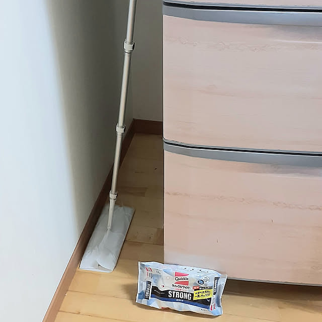 Kitchen,暮らしの味方,隙間収納,隙間掃除,クイックルワイパー,クイックルストロング,掃除が好き,真夜中にスイッチオン,収納アイデア,白も好き,北欧好き,冷蔵庫横,閲覧注意,こびりつき汚れ,遅くからすみません,埃だらけ pipiの部屋