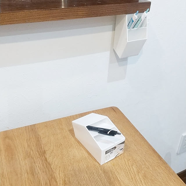 My Desk,両面テープ,ペンスタンド,文房具収納,浮かせる収納,ワンアクション,暮らしの知恵,こどもと暮らす umiの部屋