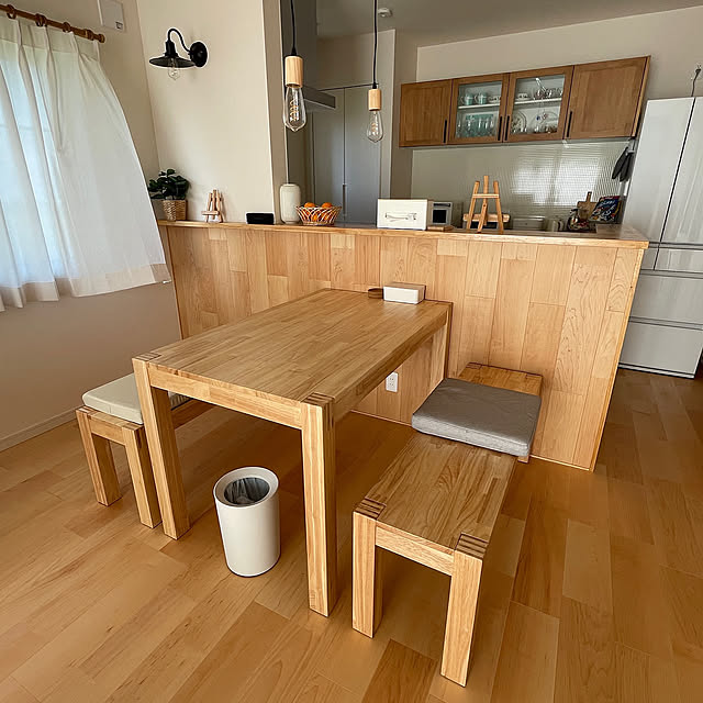 腰壁,IKEAのダイニングテーブル,ウッドワンのキッチン,コンビットグラードハードメープル,My Desk Yoheiの部屋