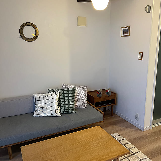 ファブリックアイテム,ナチュラルインテリア,北欧インテリア,北欧家具,狭小住宅,デンマーク家具,ハンス J ウェグナー,木製家具,シンプルインテリア,無垢の家具,シンプリスト,ミニマムな暮らし,コンパクトな暮らし,ジャパンディ,チェスト,ペンダントライト,北欧ヴィンテージ,北欧ビンテージ,ビンテージ家具,北欧照明,レクリント ブーケ,ビンテージ チェスト WestGermanyの部屋