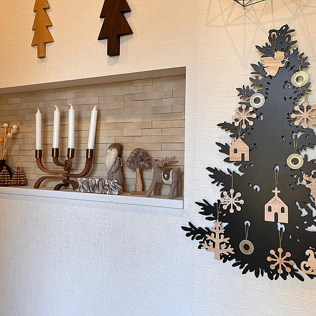 Entrance,シック可愛い,ウッドクリスマスツリー,優しいトナカイさん,ウッドキャンドルホルダー(4連),優しいサンタさん,クリスマス,癒しの空間,クリスマス飾り,感謝♡,久々の投稿♡,心地よい暮らし,好きな時間,ルームクリップに感謝,コロナ後遺症,キャンドル好き,ルームクリップの出会いに感謝✨,柔らかな空間 kojimasaの部屋