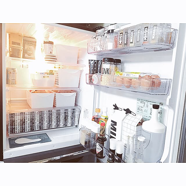 Kitchen,セリア,ダイソー,キャンドゥ,冷蔵庫,白黒好き,ig→alinu.h.h.k,ラミネート,ドアポケット,シンプルインテリア,チューブカバー,冷蔵庫収納,MONOTONE,白黒マニア,冷蔵庫の中,ミルクカバー,収納,賃貸でも楽しく♪,100均 linu.a.a.aの部屋
