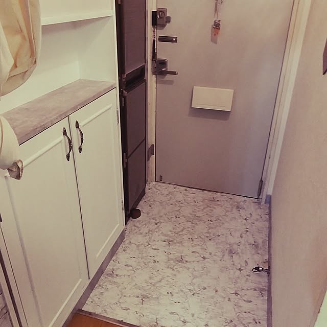 Entrance,DIY,いいね&フォローありがとうございます♡,ここ、リメイクしました,見えてるとこだけきれい,リメイク,ダイソーリメイク,閲覧していただいた方に感謝♪,モールディングDIY pokoponの部屋