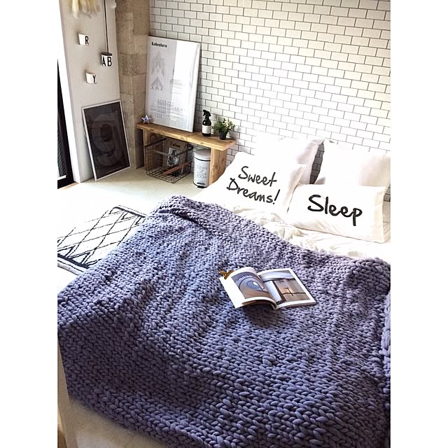 Bedroom,studioesinam,ブルーグレーっぽい,chunky knit blanket,モノトーン,グレー,個人輸入,海外インテリアに憧れる,編み編み,冬に向けて♡,merino wool,寝室,壁紙屋本舗,元和室,無印良品,sisdesign MONOTONE,H&M HOME,mon・o・tone,クッションフロア,WOODPRO rurika_54の部屋