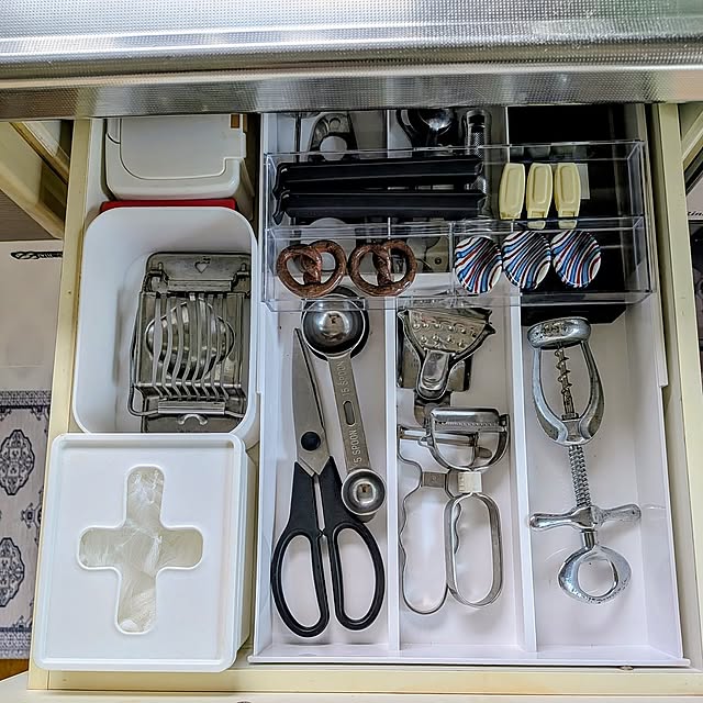 Kitchen,キッチン収納,伸縮スライドカトラリートレー,山﨑実業,タワー,HOYAクリスタル,水切りネット収納,100均ケース,額縁屋さんの戦利品,ガラスの器,息子からのプレゼント,見直しました,ニトリ,キッチン鋏,能作KAGO,chiiyanさんからのプレゼント♡,箸置き,複数枚投稿,春 Renの部屋
