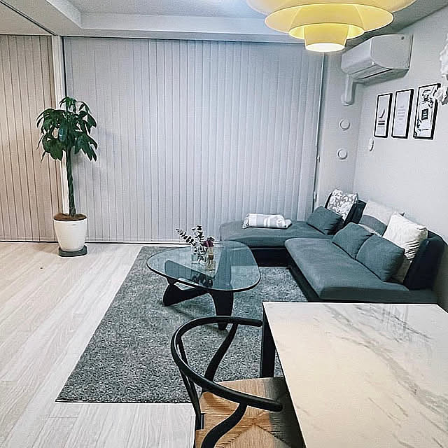 Lounge,バーチカルブラインド,北欧,yチェア,モノトーン,ホテルライク,アアルトベース,大理石テーブル,ガラステーブル,イサムノグチ コーヒーテーブル,観葉植物,ニトリ,シンプルモダン MAOの部屋