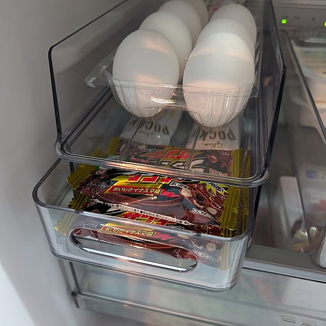 Kitchen,猫と暮らす家,ニトリ,ニトリ冷蔵庫トレー,ニトリ冷蔵庫ラック,Daiso,DAISO冷蔵庫収納グッズ,ベビーチーズストッカー,立てて置ける保存容器,DAISOクリア冷蔵庫収納ケース,DAISOフリーザートレーロング,お米収納容器 lovepeaceの部屋