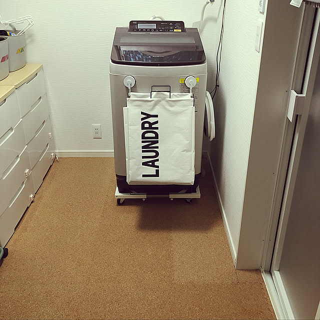 フローリング,ランドリーバスケット,ランドリールーム,脱衣所,脱衣場,コルクマット,DIY,DIY初心者,Bathroom,見ていただきありがとうございます♡ sho_mama_905の部屋