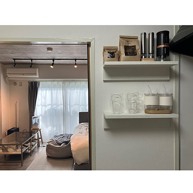 Russell Hobbs ミル,コーヒーのある暮らし,フォローすごく嬉しいです♡,イイネありがとうございます♪,ウォールシェルフ,無印良品,無印良品 壁に付けられる家具,2023.4.7,まとめて投稿,ホテルライクに憧れる,海外風インテリア,マンション暮らし,おうち時間,無機質インテリア,現状回復インテリア,ひとり暮らし 1K,ホワイトインテリア,賃貸マンション,スモークグレー,コンクリート床,モノトーンインテリア,お家でぬくぬく,好みのお部屋へ,ホテルライク,グレーインテリア,ひとり暮らしのインテリア,コメント嬉しいです♡,Kitchen pippiの部屋