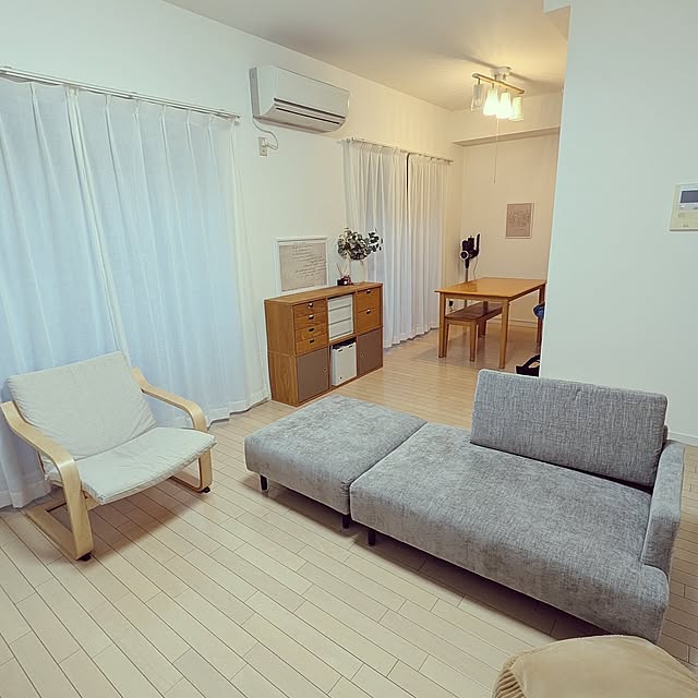 Lounge,ソファーのある暮らし,無印良品,スタッキングシェルフ無印良品,IKEA,フェイクグリーン,アートポスター yu-pocoの部屋