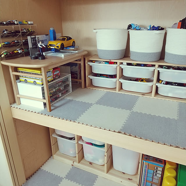 My Desk,4歳,マンション暮らし,子供のいる暮らし,1歳児,トロファスト,IKEA,キッズテーブル,キッズスペース,押し入れこどもスペース,秘密基地,ダイソー,ロープバスケット,ニトリ,ジョイントマット,書類ケース,おもちゃ収納,車のおもちゃ,ブルーダー,ACTUS,トミカ収納 Sakuraの部屋