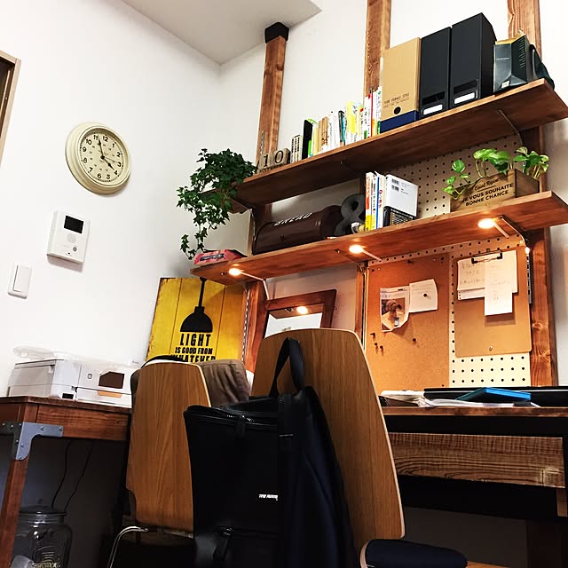 My Desk,雑貨,ディアウォール DIY,みどりの雑貨屋さん,照明,ハンドメイド,フェイクグリーン,サーモウッド,男前,多肉植物,ロイヤルホームセンター,ウッドブラケット,アンティーク,賃貸,DIY,ナチュラル,ディアウォール棚,観葉植物,賃貸マンション,Only1,ニトリ,100均,アイアン,一人暮らし,IKEA,セリア,棚柱,ワンルーム,ダイソー,チャンネルサポート,棚受け KITTAの部屋