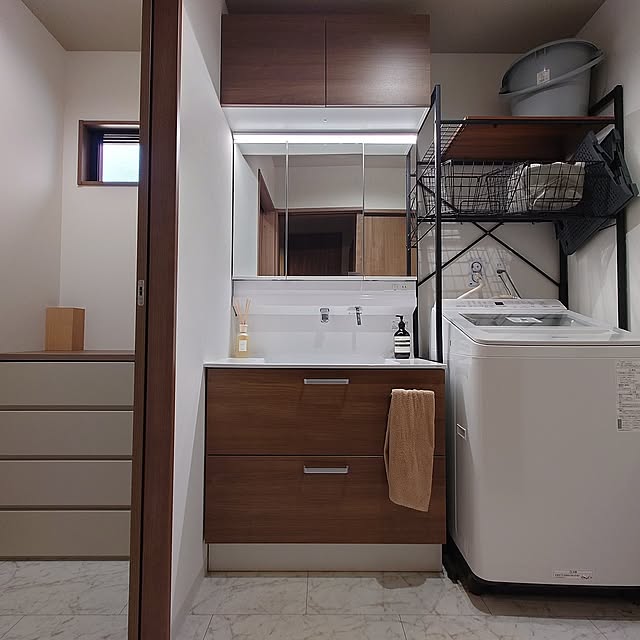 Bathroom,DAIKEN,LIXIL窓,CULTI ディフューザー アクタス,トープグレー,ミディアムウッド,TOTOオクターブlite,ハピアフロアビアンコ,パナソニック 洗濯機,サンゲツクロス,注文住宅,グレーな家 shi24451の部屋