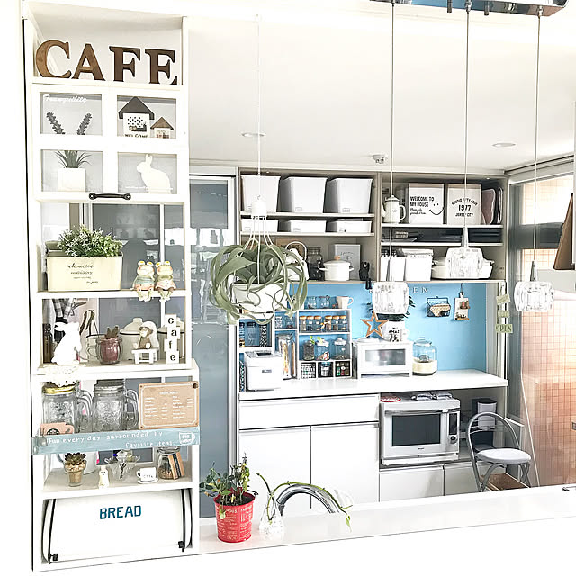 Kitchen,ブレッドケース,ペイント壁,吊り戸棚,キッチン背面,LIXIL,キッチン収納,雑貨,DIY,白が好き,マンションリノベーション,salut!,100均,ダイソー,セリア moeの部屋