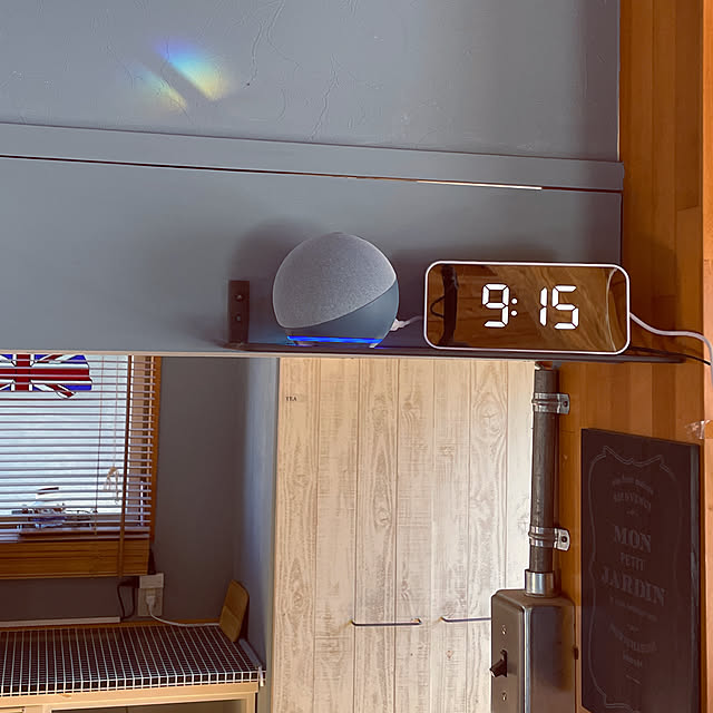 トグルスイッチ,ブルーグレー,キッチンカウンター,デジタル時計,ニトリ,amazon echo dot,アレクサ,スマート家電,Kitchen 328の部屋