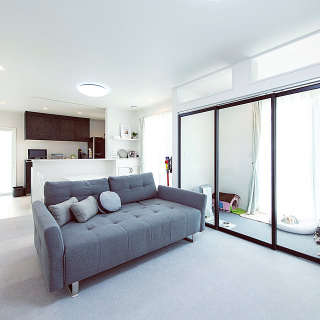 モノトーンの色づかいで叶える♡スッキリしたお部屋の見本帳