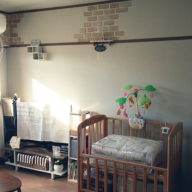 Lounge,賃貸でも諦めない！,千葉県民,セリアリメイクシート,ナチュラルが好き,賃貸でも可愛く♪,団地,社宅,築40年以上,クッションフロア,ベッドメリー,ベビーベッド,和室を洋室に chikaの部屋
