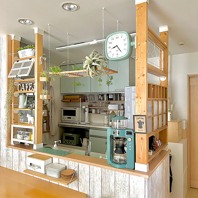 Kitchen,コーヒーメーカー,両面時計,カフェ風インテリア,カフェ風,ディアウォール棚,ディアウォール,DIY棚,DIY,キッチンカウンター,ナチュラルインテリア,北欧ナチュラル,フェイクグリーン miyuの部屋