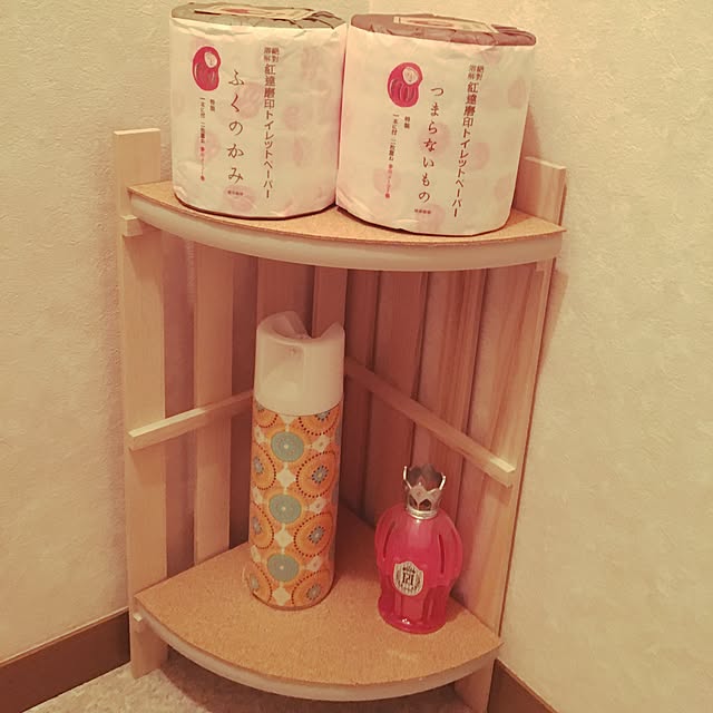 Bathroom,コルクシート,すのこDIY,賃貸でも楽しく♪,セリア♡,日替り投稿企画！金曜日,いいね！押し逃げばかりでごめんなさい。,賃貸でも諦めない！,すこしずつ進化します。,♡2017.6.16♡,カフェ風,いいね！ありがとうございます◡̈♥︎,賃貸アパート,賃貸でも～楽しんでます～＊,100均,賃貸DIY,DIY,消臭スプレーカバー手作り love_january24の部屋