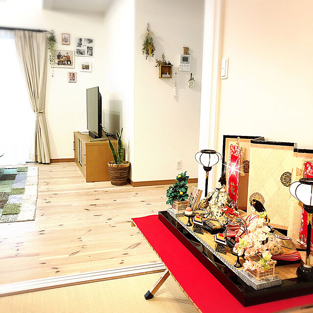 今年のひな祭りはこう飾る ひな人形の飾り方実例10選 Roomclip Mag 暮らしとインテリアのwebマガジン