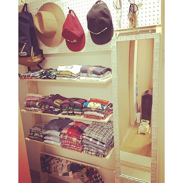 My Shelf,ツーバイフォー,アクセサリー,有孔ボード,パンチングボード,ラブリコ,Tシャツ収納,全身鏡,収納,雑貨,服,Tシャツ,見せる収納,DIY mmmの部屋