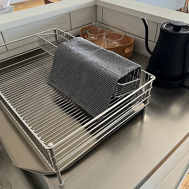 Kitchen,Panasonicキッチン,ブレッドバスケット,ラバーゼ 水切りカゴ,バルミューダ ケトル,ジョージジェンセン　ティータオル,スカンジナビスク・ヘムスロイド,無印良品　コップ,2024.5.24 mag掲載 nn-homeの部屋