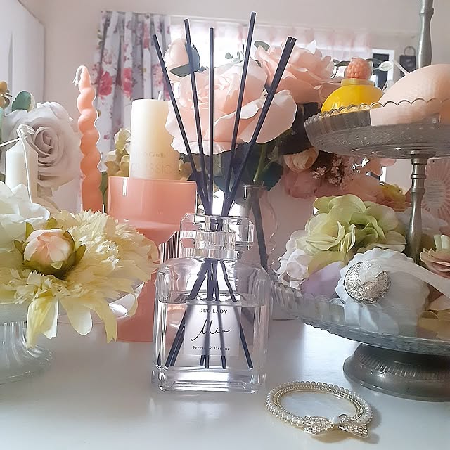 My Shelf,みなさんのお家のこだわりに感心しています,皆さんの魅せ方に感心しています✧,いいね！ありがとうございます◡̈♥︎,フォローありがとうございます♡,感謝永遠に♡*⃝̣◌⑅⃝◍♡◌*,出不精になるお部屋⭐,ゆっくり少しづつ⭐,sweet flow.style,心地よく暮らす,ピンクが好き,ゴールドが好き,ホワイトが好き,クリアーが好き,カラフルが好き,お花が好き,リボンが好き,造花のある暮らし,日々に感謝,Francfranc,francfrancのある生活,ケーキ型キャンドル,せまくても諦めない！ SweetFlow.の部屋