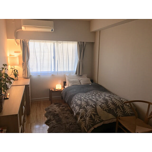 Bedroom,yチェア,ベッドルーム,北欧,北欧インテリア,無印良品,クリッパンブランケット,クリッパン,クリッパン×ミナペルホネン,コストコ ムートン AAの部屋