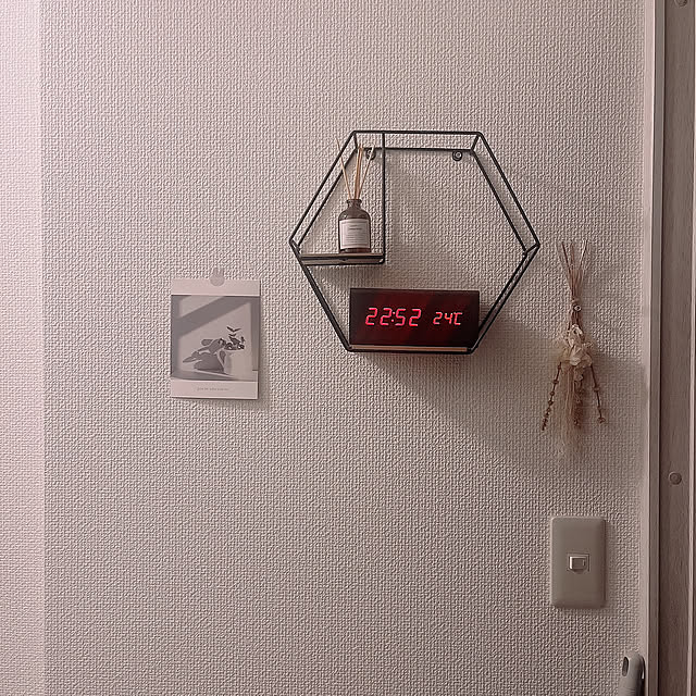 Bathroom,ドライフラワー,ポストカード,ウォールシェルフ,バスタオル収納,ワイヤーネット,狭い洗面スペース,洗面所,プチプラインテリア,ダイソー,ディスプレイ,ホワイトインテリア,ナチュラルインテリア,賃貸インテリア,賃貸でも楽しく♪,賃貸暮らし,2LDK賃貸 Eriの部屋