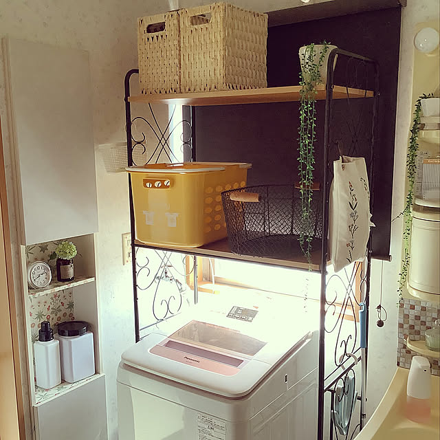 Bathroom,癒し,フェイクグリーン,グリーン,CAINZ詰め替えボトル,CAINZ詰め替えケース　粉末　ボール,リメイク,ダイソーさんのリメイクシート,庭のお花,フラワーベース,花瓶,ロールカーテン,植木鉢,ガーデン雑貨,かご,ニッチ,飾り棚,収納,アイアンバスケット,ランドリーバスケット,Panasonic洗濯機,ニトリアンティーク調洗濯機ラックブラウン,ニトリネット,ランドリールーム,洗濯機上収納,いいね！ありがとうございます♪,時計 taeの部屋