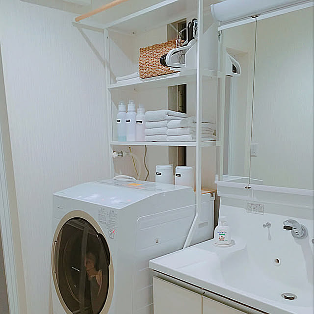 Bathroom,towerシリーズ,タカラスタンダード洗面台,無印良品,洗面所,狭小を楽しむ,白,ニトリ,東芝洗濯機,コストコのタオル,新築一戸建て,狭小マイホーム,狭小住宅,白壁 choconamiの部屋