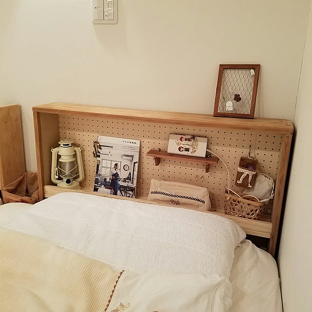 Bedroom,ナチュラル,手作り,DIY,廃材,低コスト,ヘッドボード,有効ボード cotubuの部屋