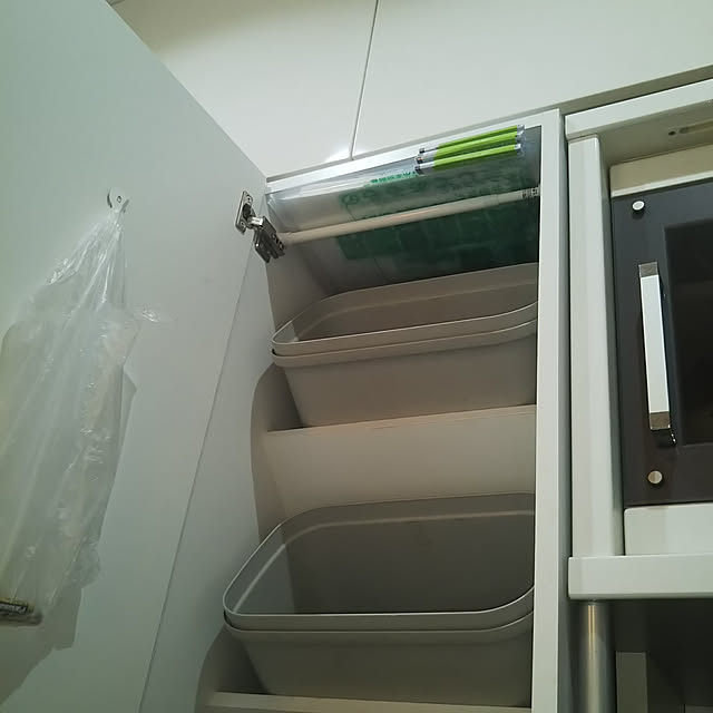 Kitchen,キッチンDIY,ダイソー,つっぱり棒,ごみ袋収納,ラベリング,扉裏活用,ベルメゾン,見出し付きクリアファイル MMYSの部屋