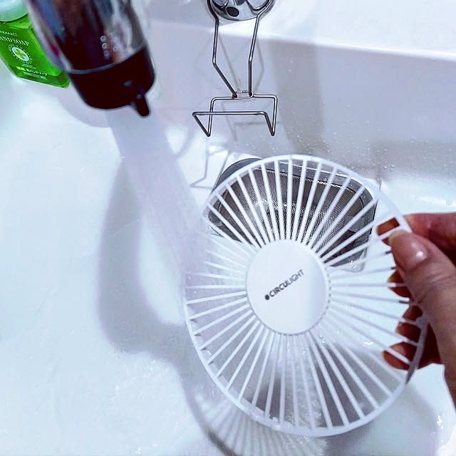 照明,シーリングファン,キッチンペーパー,キッチンタオル,メンテナンス,ドウシシャ,水洗い,アルカリ電解水,小掃除,ドライシート,扇風機掃除,サーキュライト,CIRCULIGHT,サーキュレーター掃除,おうちをキレイに保つ習慣,まめに掃除,月イチ掃除,キレイに保つために,暮らしのハンドブック2024,汚れがひどくなる前に mi-saの部屋