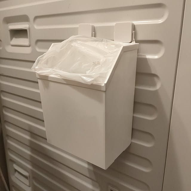 Bathroom,ゴミ箱,ごみ袋,セリア,ダイソー,壁掛け,マグネットフック,事務用品,事務用品のリメイク,デスクラボ,デスクラボシリーズ,メールボックス,賃貸でも楽しく♪,ドラム式洗濯機,賃貸,賃貸インテリア,賃貸でも諦めない！,壁面ディスプレイ,フック,壁面収納,壁面 planteaの部屋